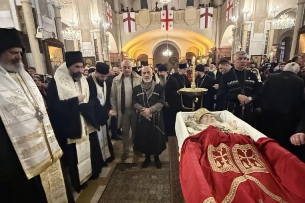 POSLEDNJI ISPRAĆAJ DUHOVNOG VOĐE GRUZIJE: Počelo opelo patrijarhu Iliji uz prisustvo poglavara iz celog pravoslavlja – evo ko je u delegaciji Srpske crkve