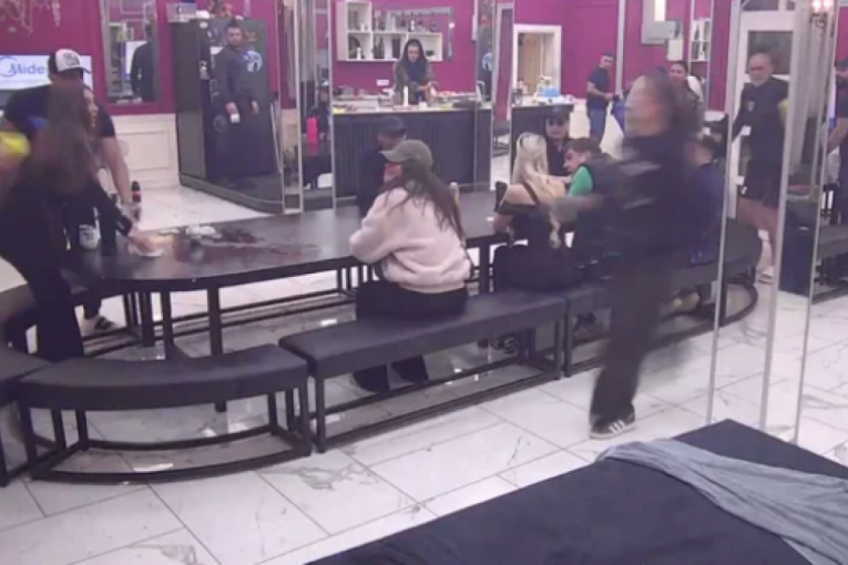 Anastasija Brčić i Bora Santana polivanje