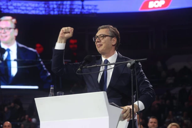 "MI SAMO NA BRANIKU OTADŽBINE I NE DAMO VAS SRBIJU"! Vučić poslao jaku poruku naciji! (VIDEO)