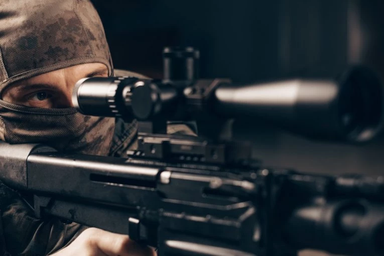 ORUŽJE KOJE IZGLEDA KAO DA JE IZ FILMA: Srpski "Šarac 99" oduševio svet, više liči na top nego na pušku (VIDEO)