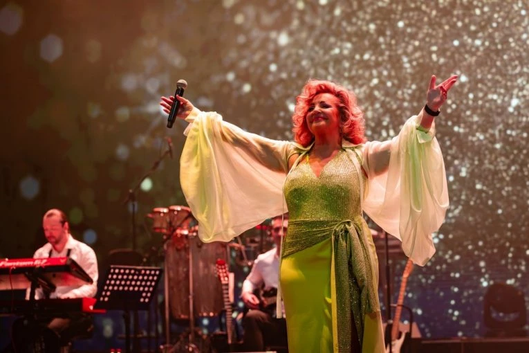 "NISAM ROĐENA DA ŽIVIM SAMA" Ekskluzivna ISPOVEST Ane Bekute - ove reči koje KIDAJU DUŠU je posvetila roditeljima i Mrki: "Pamtim samo srećne dane"