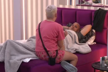 GEJ-AFERA TRESE "ELITU"! Najintimniji SNIMAK Bore i Uroša Stanića - kamera sve zabeležila! (FOTO)