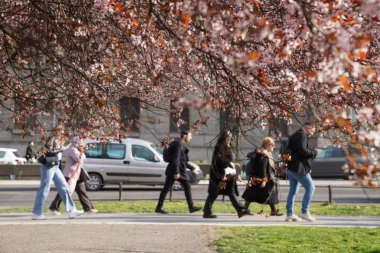 JUTRO SVEŽE, A ONDA PREOKRET! U Srbiji danas pretežno sunčano, temperature do 26 stepeni!