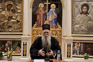 KAKO VASKRŠNJI POST POMAŽE DA POBEDIMO SVAKODNEVNA ISKUŠENJA I PRONAĐEMO UNUTRAŠNJI MIR: Poruke mitropolita Joanikija privukle veliku pažnju vernika