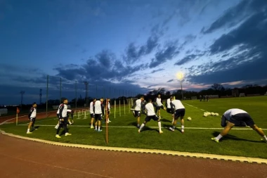 UŽELELI SE REPREZENTACIJE! Evo ko se prvi pojavio na treningu (VIDEO)