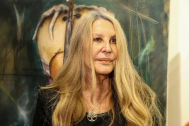 VERICA RAKOČEVIĆ U ZAGRLJAJU UNUKA PROSLAVILA 78. ROĐENDAN! Ovo je sin Elene Karaman i Andrije Draškovića! (FOTO)