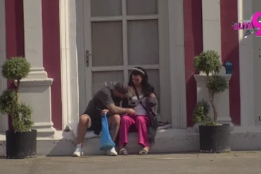 ANITA STANOJLOVIĆ POKAZALA TRUDNIČKI STOMAK: Luka na ivici suza, ne može da dočeka dete!