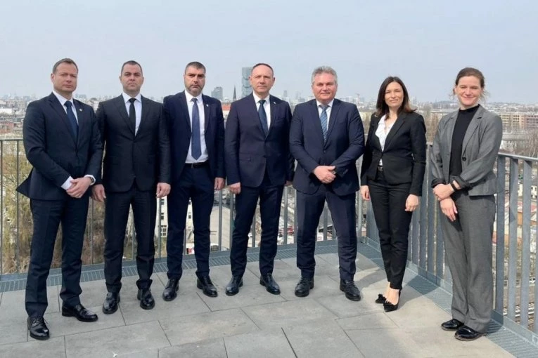 ISTORIJSKI ISKORAK SRPSKE POLICIJE! MUP prvi put preuzima lidersku ulogu protiv sajber kriminala i mafije!