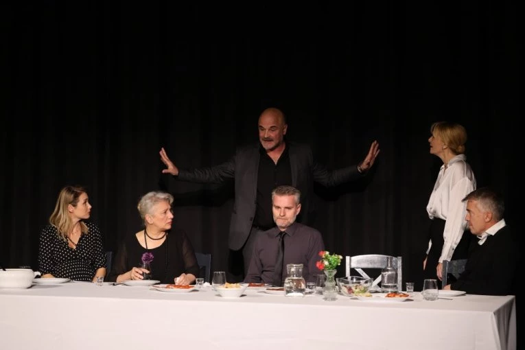 HUMANOST ŽIVI NA DORĆOLU: Predstave „Zajedno“ i „Crveni šešir“ za kraj marta