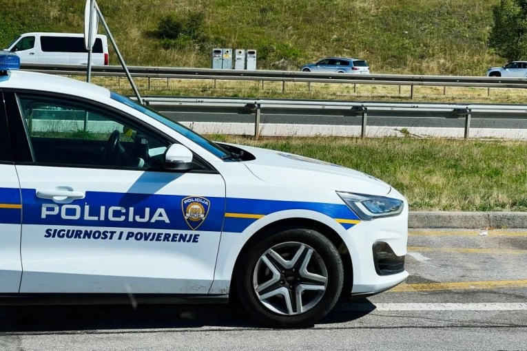 IMA POGINULIH! Teška nesreća na auto-putu!