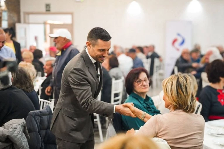 Produktivan dijalog sa penzionerima Aranđelovca (FOTO)