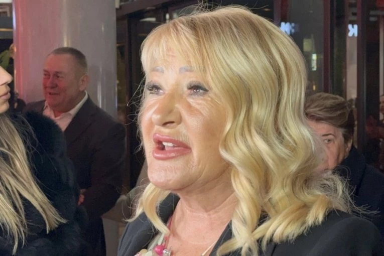 MOJI VRŠNJACI MI MIRIŠU NA SMRT! Goca Lazarević o bolnoj prošlosti i ljubavima koje su je SLOMILE: "Jeli smo samo paštetu i margarin, odatle mi GASTRITIS!" (FOTO)