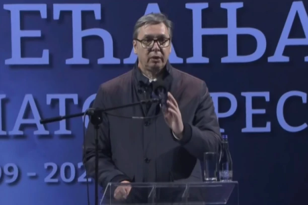 DAN SEĆANJA NA ŽRTVE NATO AGRESIJE! Predsednik Vučić se obraća okupljenima u Vranju: "Rane i dalje krvare, kao da je juče sve bilo!" (FOTO, VIDEO)