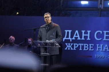 SRBIJA JE SVE, ZA SRBIJU VREDI ŽIVETI I BORITI SE! Vučić iz Vranja poručio: NIKADA NEĆEMO PRIZNATI nezavisno Kosovo, nećemo biti naivni pred onima koji su nam satrli zemlju! (FOTO, VIDEO)