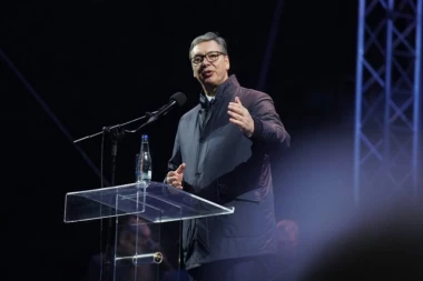 NE DAMO TE, OTADŽBINO NAŠA! Vučić na obeležavanju godišnjice NATO agresije: Srbija je danas jača nego ikada i VIŠE NIKOME NEĆE DOZVOLITI da joj decu ubija nekažnjeno! (FOTO, VIDEO)