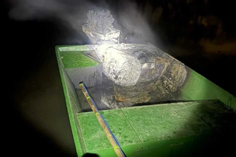 UHVAĆENI NA DELU, PA ZAPALILI ČAMAC I POBEGLI! Drama na Skadarskom jezeru! (FOTO, VIDEO)