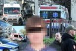 OVAKO JE DEČAK UBICA ZA TRI MINUTA SPROVEDEN IZ KLINIKE U SPECIJALNI SUD! Ambulantna kola ušla u zgradu u pratnji policije (FOTO)
