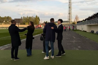 MAJSTOR NA TATU: Pogledajte šta je uradio sin Andrije Delibašića pred start meča (VIDEO)