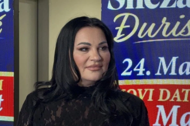 POVREĐENA JANA TODOROVIĆ! Pevačica otkrila detalje incidenta - EVO ŠTA SE DOGODILO PRED KONCERT! (VIDEO)