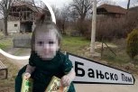 REPUBLIKA U BANJSKOM POLJU! Ispred kuće u kojoj je nestala devojčica stoji OVO - I POSLE DVE GODINE PRIZOR BUDI JEZU! (FOTO)