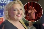 PREKINUT KONCERT SNEŽANE ĐURIŠIĆ! O potezu muškarca iz publike svi bruje, PEVAČICA VAN SEBE! (VIDEO)