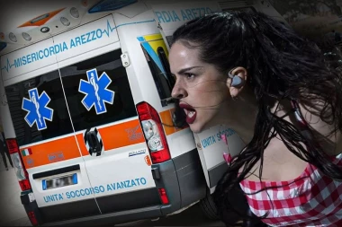 OTROVANA PEVAČICA: Prekinut koncert, hitno prevezena u bolnicu (VIDEO)