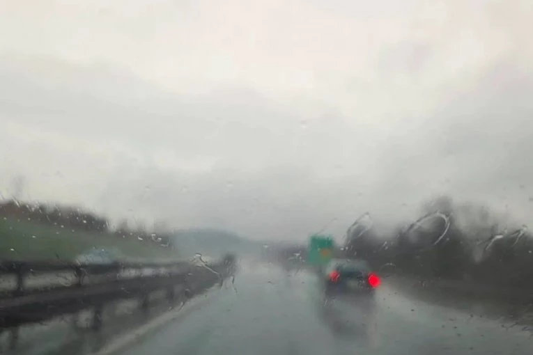 MUP UPOZORENJE ZBOG NEVREMENA! Izdato važno UPOZORENJE - za vikend poseban oprez!