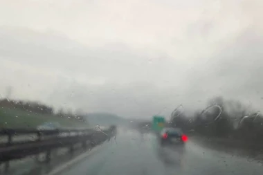 OPREZ ZA SVE! MUP izdao hitno upozorenje zbog nevremena: Posebno je rizičan vikend, evo i zašto!
