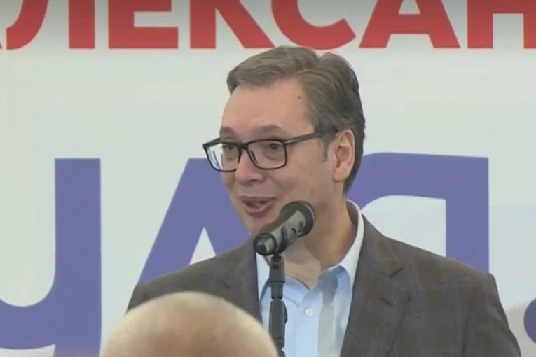 VUČIĆ SE OBRAĆA NARODU: Predsednik govori u Kruščiću! Hvala na izvanrednoj borbi i ljubavi koju ste pokazali prema Srbiji! (FOTO, VIDEO)