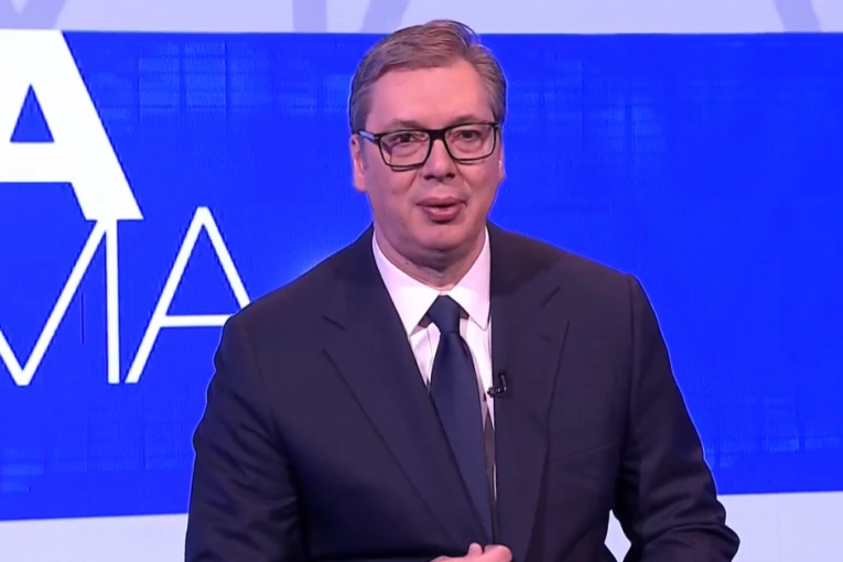 VUČIĆ U "PRVOJ TEMI" O IZNENADNOJ POSETI EMIRATIMA: Išao sam kod velikog prijatelja srpskog naroda! Prijatelji su nam se našli u nevolji, naše je da pokažemo solidarnost!