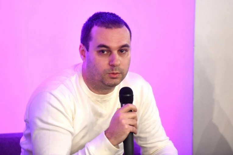 DOZVOLILI SU RAZNIM GRUPAMA DA HARAJU!  Analitičar Kaić ističe: Uprava fakulteta i dekan odgovorni za tragediju!