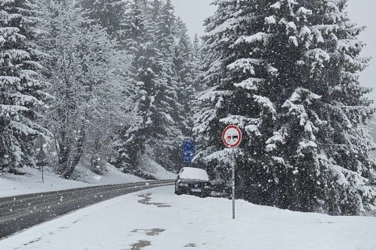 PREKO 20 CENTIMETARA SNEGA! Evo koji delovi Srbije su se zabeleli - SUTRA JOŠ JAČE ZAHLAĐENJE! (FOTO)
