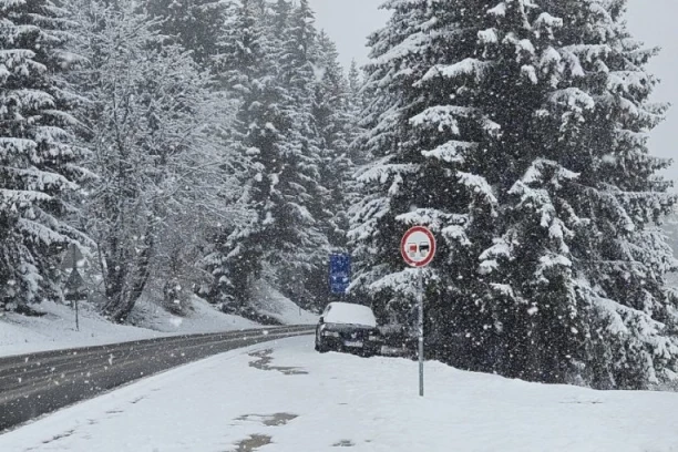 PREKO 20 CENTIMETARA SNEGA! Evo koji delovi Srbije su se zabeleli - SUTRA JOŠ JAČE ZAHLAĐENJE! (FOTO)