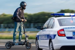 ELEKTRIČNI TROTINETI NISU IGRAČKA! Jedna greška i posledice su KOBNE - stručnjaci otkrili KLJUČNI UZROK nesreća!