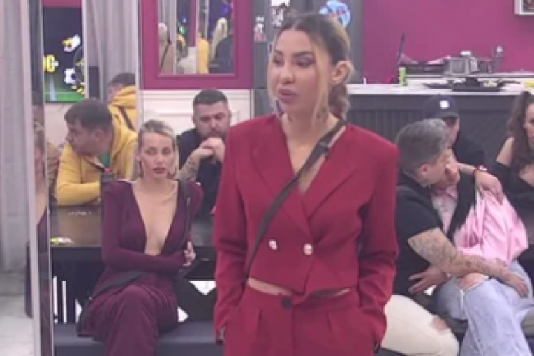 Aneli Ahmić i Luka Vujović u svađi