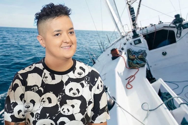 PROCURIO VRUĆ SNIMAK MARIJE ŠERIFOVIĆ SA JAHTE! Obnažena pevačica pokazala čime raspolaže! (VIDEO)