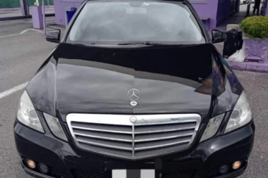 ZAPLENJEN SKUPOCENI MERCEDES ZA KOJIM INTERPOL TRAGA GODINAMA! Evo ko je bio za volanom!