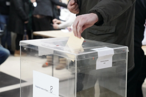 GRAĐANI IZABRALI! Ovo su prvi zvanični preliminarni rezultati izbora u 10 gradova i opština!