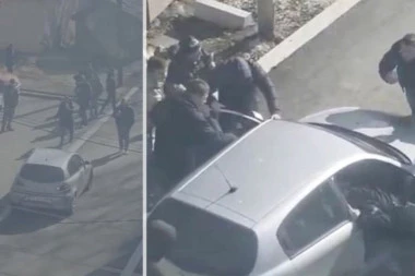 PRSKALI IH SUZAVCEM, AKTIVISTI SNS SLOMILI RUKU! Blokaderi u Boru zaustavili automobil, pa počeli da maltretiraju! (VIDEO)