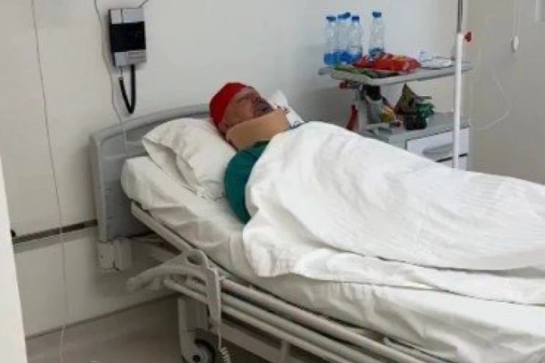 PRVE SLIKE BRANKA BABIĆA IZ BOLNICE NAKON SAOBRAĆAJKE! (FOTO)