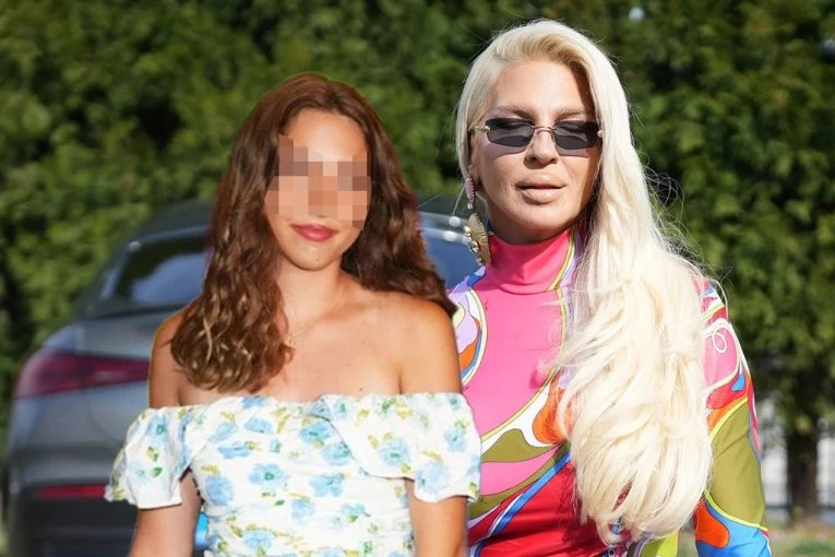 ŠTA JE TO NA ATINI TOŠIĆ? Ćerka Jelene Karleuše šokirala! (FOTO)