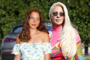 ŠTA JE TO NA ATINI TOŠIĆ? Ćerka Jelene Karleuše šokirala! (FOTO)