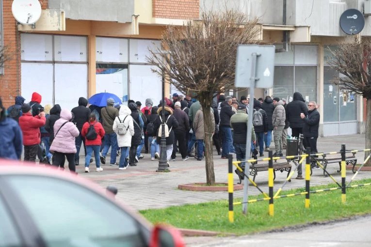 RASULO! Studentska blokaderska lista u Kuli "zna gde udara" (VIDEO)