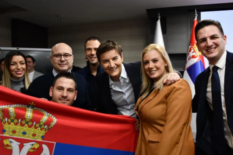 JASNA PORUKA NARODA! Oglasio se lider SNS Miloš Vučević nakon pobede na lokalnim izborima! (FOTO)