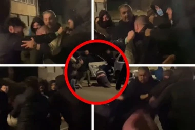 JEDAN GA DRŽI, DESETORICA KRVNIČKI UDARAJU! Blokaderi prebili aktivistu SNS Davida Ćirića u Boru! (UZNEMIRUJUĆI SNIMAK)