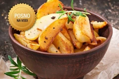 SAVRŠEN KROMPIR IZ RERNE BEZ KAPI ULJA ZA DANE POSTA NA VODI: Evo kako dobiti hrskavu koricu i sočan unutrašnji deo