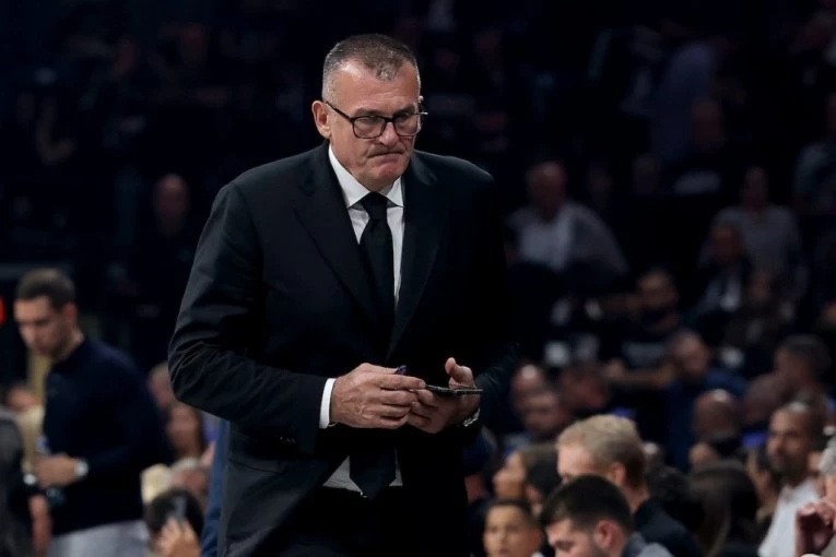 ZAŠTO ĆUTIŠ, ZORANE?!