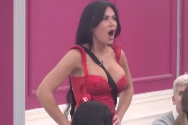 ANELI MATIRALA STANIJU! Postavila joj ŠOK-PITANJE, starleta PREBLEDELA, pa otkrila ISTINU o Asminu iz PORODIČNOG DOMA!