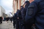 HAOS ISPRED REKTORATA, SITUACIJA JE KRITIČNA I NAPETA: Blokaderi se beskrupulozno koškaju sa policijom