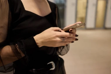 MAJKA ČETVORO DECE NASLEDILA NAJPOZNATIJI SAJT ZA ODRASLE: Ko je tajanstvena naslednica koja je dobila ključ najkontroverznije platforme na svetu